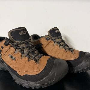 KEEN Targhee IV Brown Leather Hiking Shoes